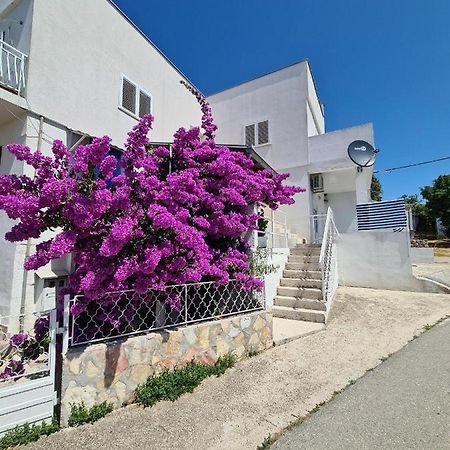 Maslenica-Bougainvillea Εξωτερικό φωτογραφία