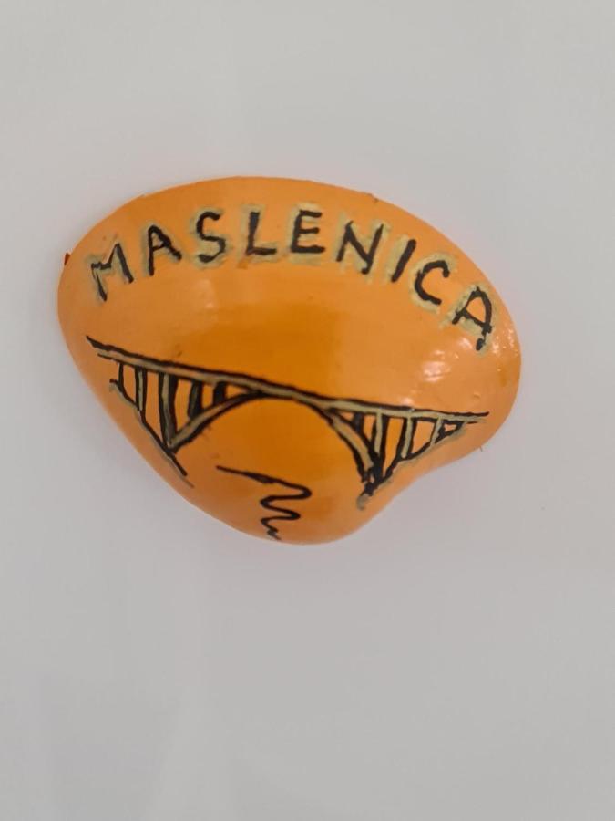 Maslenica-Bougainvillea Εξωτερικό φωτογραφία